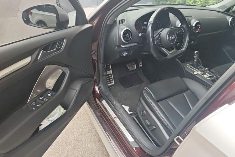 Used Audi A3 2019 Limousine 35 TFSI Sport Edition China V Emission Standard Driver Seat