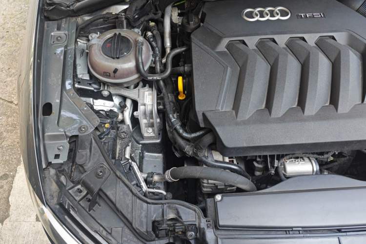 Used Audi A3 2019 Limousine 40 TFSI Sporty Version China VI Engine Bay Right