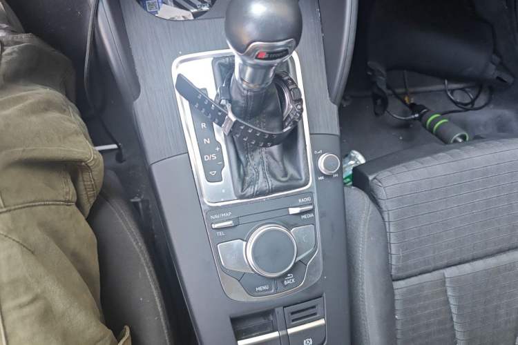 Used Audi A3 2019 Limousine 40 TFSI Sporty Version China VI Gear Lever