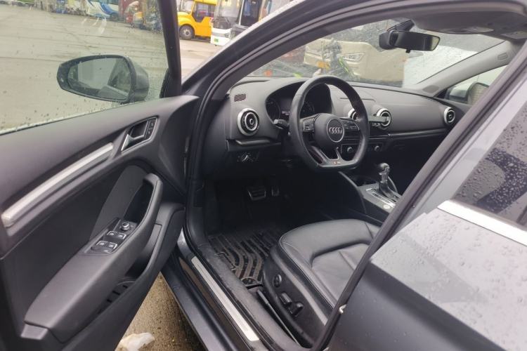 Used Audi A3 2019 Limousine 35 TFSI Style Version China V Emission Standard Interior 3