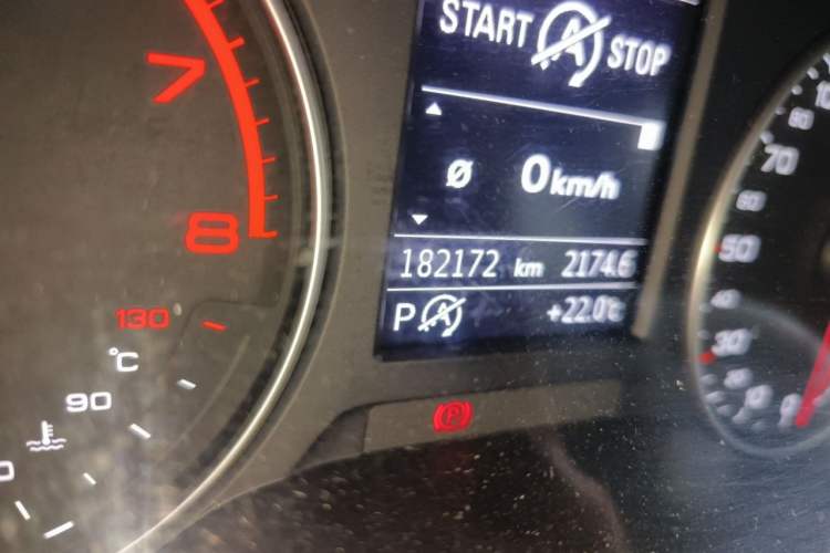 Used Audi A3 2019 Limousine 35 TFSI Style Version China V Emission Standard Odometer Close Up