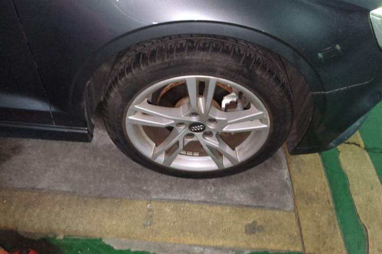 Used Audi A3 2019 Limousine 35 TFSI Fashion Edition China VI Emission Standard Right Front Wheel Hub