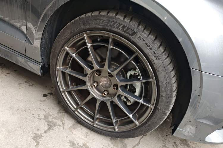 Used Audi A3 2019 Limousine 40 TFSI Sport Version China V Emission Standard Right Front Wheel Hub