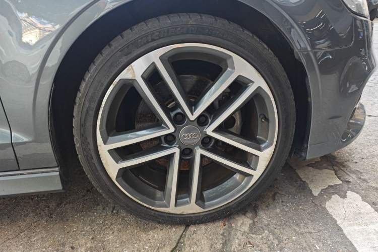 Used Audi A3 2019 Limousine 40 TFSI Sporty Version China VI Right Front Wheel Hub