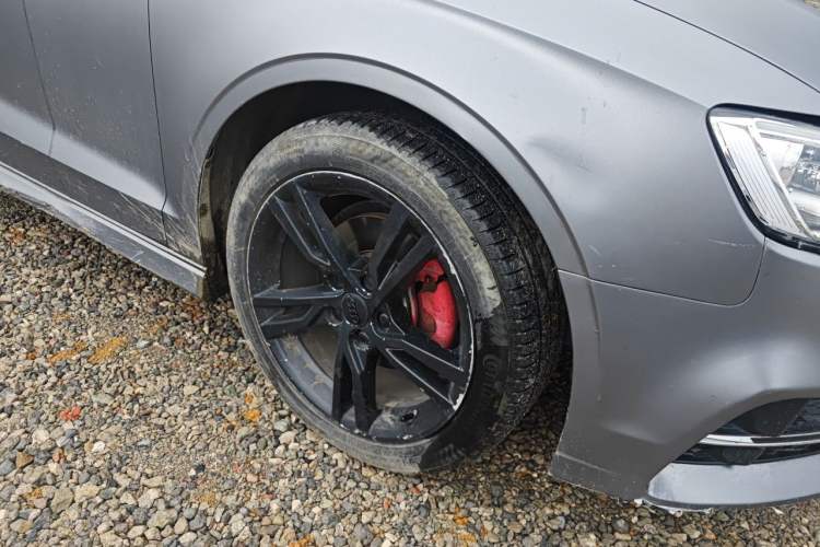 Used Audi A3 2019 Limousine 35 TFSI Fashion Edition China V standard Right Front Wheel Hub