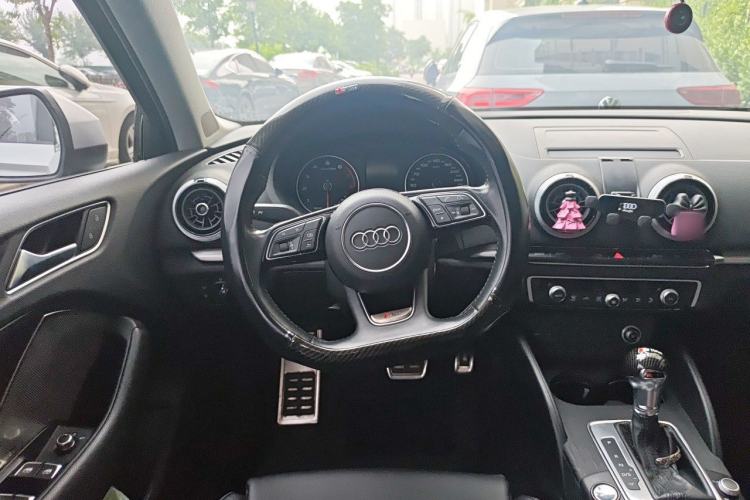 Used Audi A3 2019 Limousine 35 TFSI Sport Edition China V Emission Standard Steering Wheel