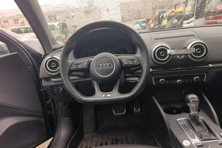 Used Audi A3 2019 Limousine 35 TFSI Style Version China V Emission Standard Steering Wheel