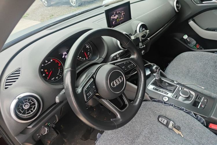 Used Audi A3 2019 Limousine 35 TFSI Fashion Edition China V standard Steering Wheel