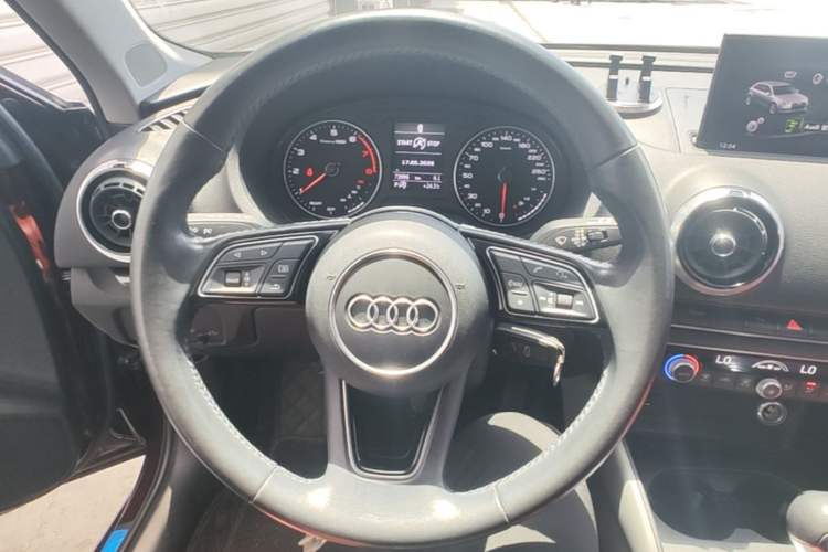 Used Audi A3 2019 Sportback 35 TFSI Fashion Edition China VI Emission Standard Steering Wheel