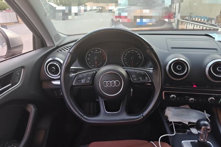 Used Audi A3 2019 Sportback 35 TFSI Sporty Version China VI Steering Wheel