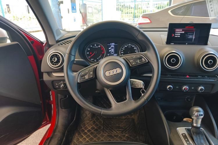 Used Audi A3 2019 Limousine 35 TFSI Ambition China V Steering Wheel