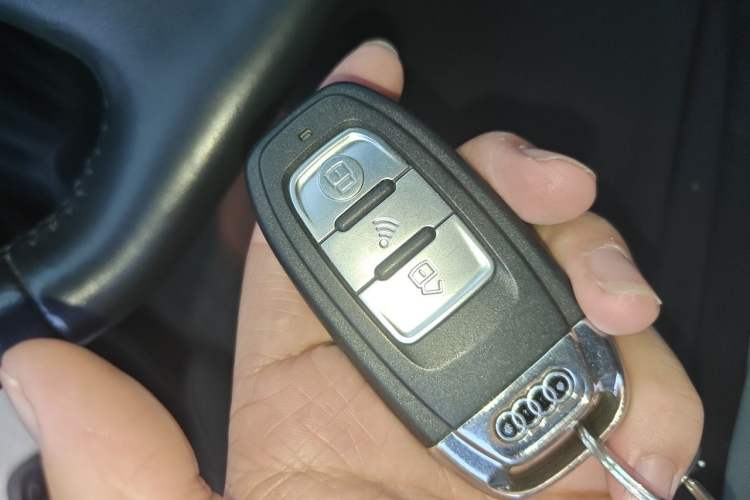 Used Audi A3 2019 Sportback 35 TFSI Sporty Version China VI Vehicle Key