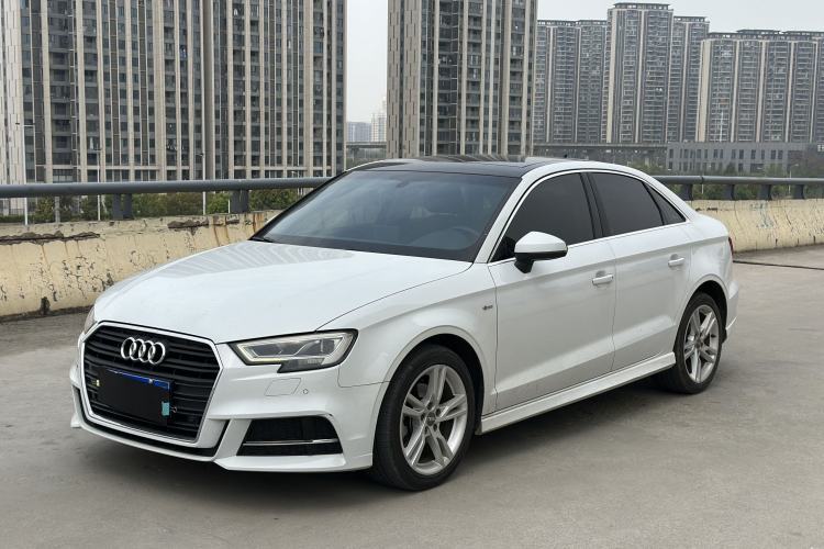 Used Audi A3 2019 Limousine 35 TFSI Fashion Edition China V standard Guazi used car, China used car export, Used car for sale, Used cars, Cheapest cars for sale