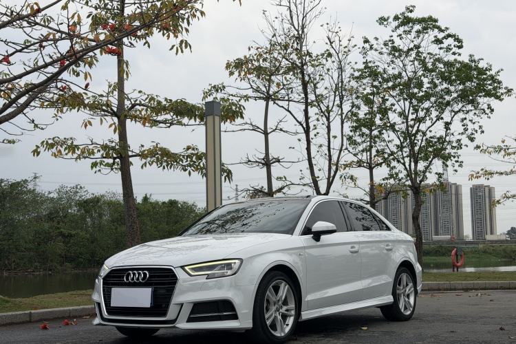 Used Audi A3 2019 Limousine 35 TFSI Fashion Edition China V standard Guazi used car, China used car export, Used car for sale, Used cars, Cheapest cars for sale