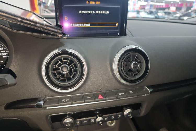 Used Audi A3 2019 Limousine 35 TFSI Fashion Edition China V standard Audio And AC Panel
