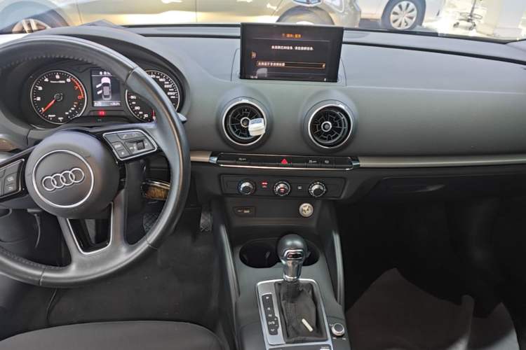 Used Audi A3 2019 Limousine 35 TFSI Ambition China V Audio And AC Panel