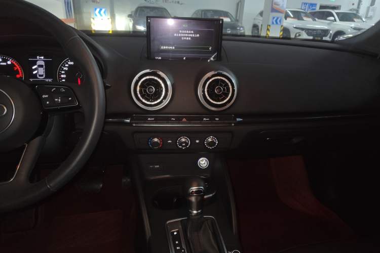 Used Audi A3 2019 Limousine 35 TFSI Fashion Edition China VI Emission Standard Audio And AC Panel