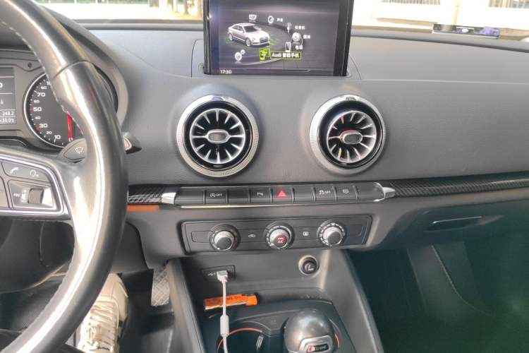 Used Audi A3 2019 Limousine 35 TFSI Fashion Edition China V standard Audio And AC Panel