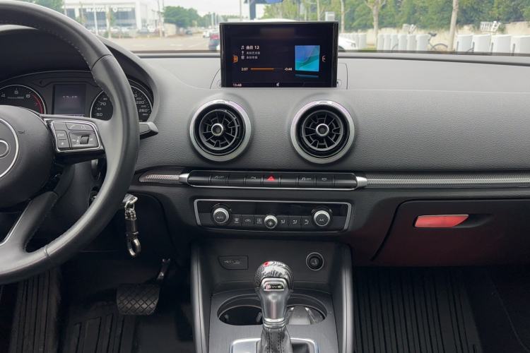 Used Audi A3 2019 Limousine 35 TFSI Style Version China V Emission Standard Audio And AC Panel