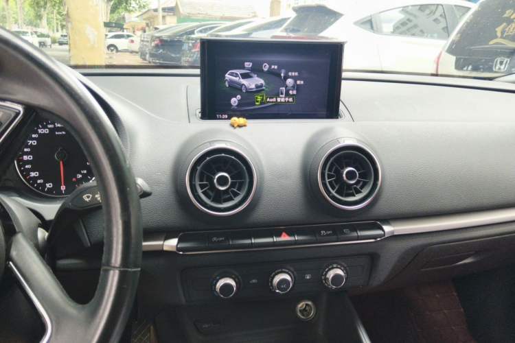 Used Audi A3 2019 Sportback 35 TFSI Ambition China VI Audio And AC Panel