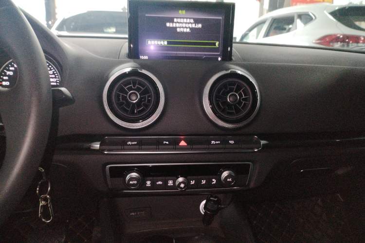 Used Audi A3 2019 Limousine 35 TFSI Fashion Edition China V standard Audio And AC Panel