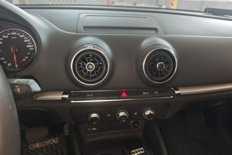 Used Audi A3 2019 Limousine 35 TFSI Ambition China V Audio And AC Panel