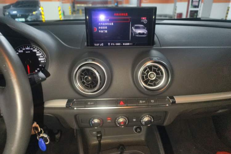 Used Audi A3 2019 Limousine 35 TFSI Ambition China VI Audio And AC Panel