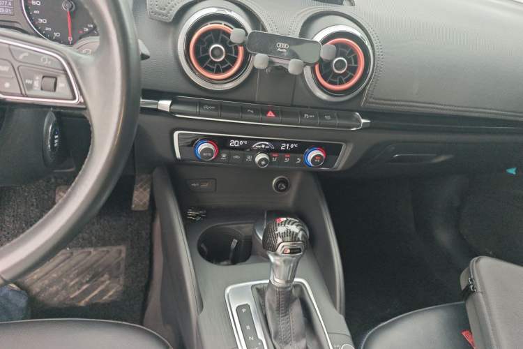 Used Audi A3 2019 Sportback 35 TFSI Fashion Edition China V Audio And AC Panel