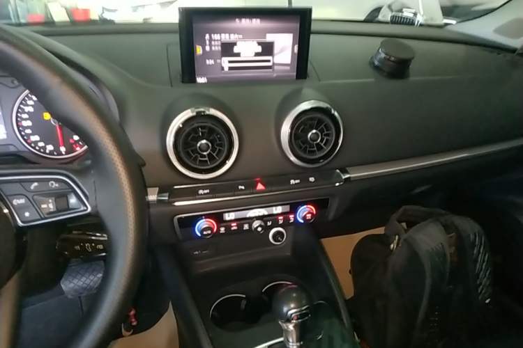 Used Audi A3 2019 Limousine 35 TFSI Style Version China V Emission Standard Audio And AC Panel