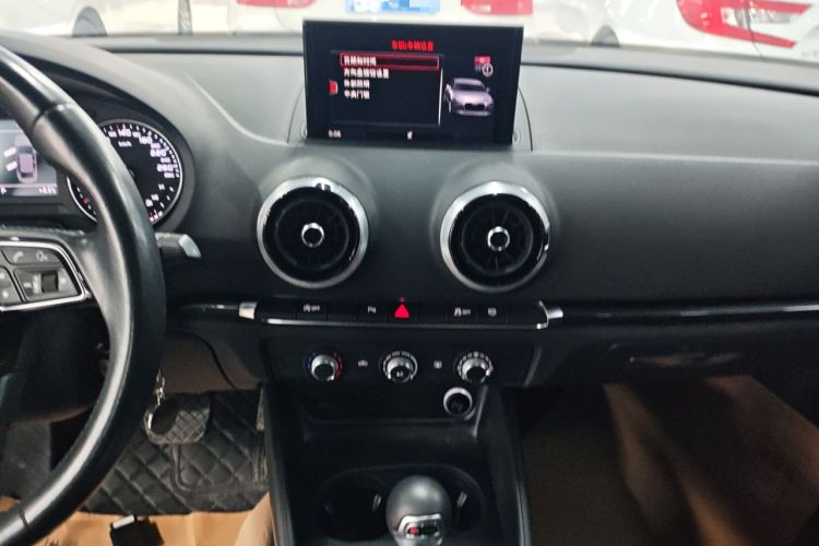 Used Audi A3 2019 Limousine 35 TFSI Fashion Edition China V standard Audio And AC Panel