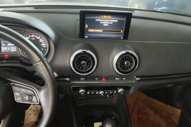 Used Audi A3 2019 Limousine 35 TFSI Fashion Edition China V standard Audio And AC Panel