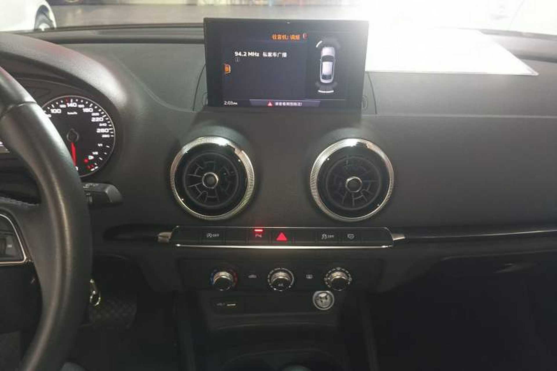 Used Audi A3 2019 Limousine 35 TFSI Fashion Edition China V standard Audio And AC Panel