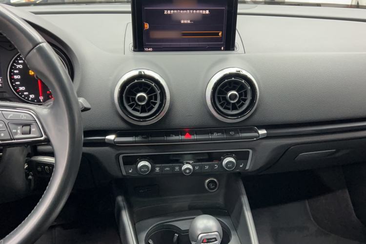 Used Audi A3 2019 Limousine 35 TFSI Fashion Edition China VI Emission Standard Audio And AC Panel