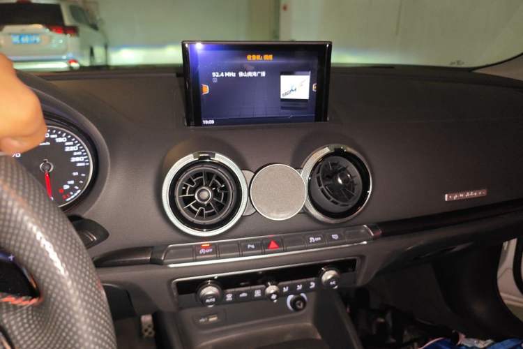 Used Audi A3 2019 Limousine 35 TFSI Fashion Edition China VI Emission Standard Audio And AC Panel