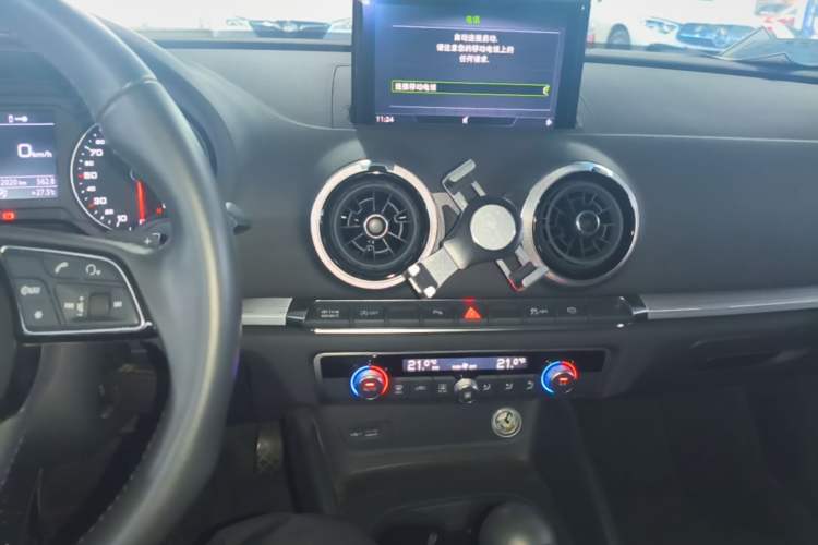 Used Audi A3 2019 Limousine 35 TFSI Sporty Version China VI Audio And AC Panel