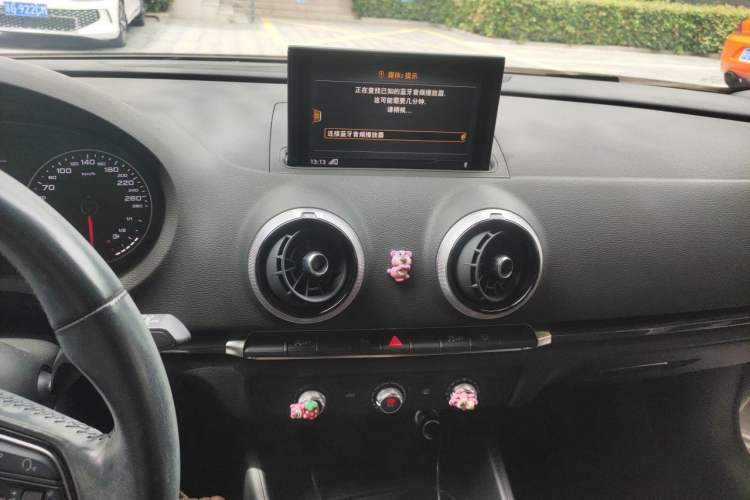 Used Audi A3 2019 Sportback 35 TFSI Fashion Edition China VI Emission Standard Audio And AC Panel