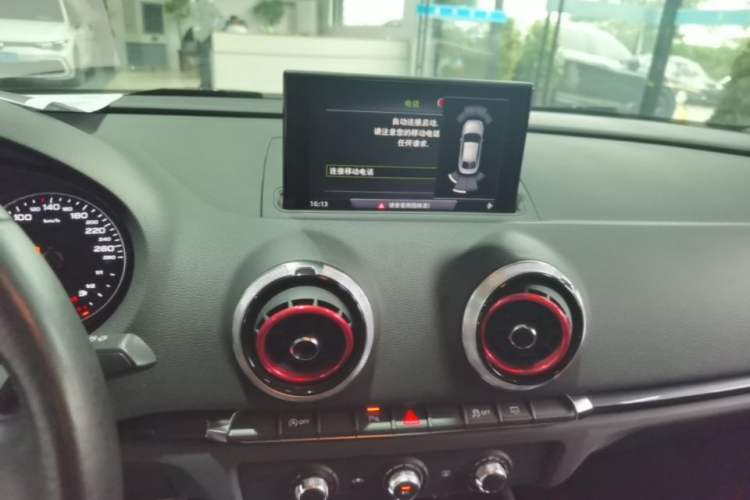 Used Audi A3 2019 Limousine 35 TFSI Fashion Edition China V standard Audio And AC Panel
