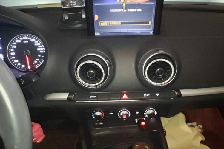 Used Audi A3 2019 Limousine 35 TFSI Ambition China VI Audio And AC Panel