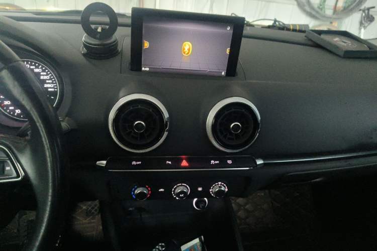Used Audi A3 2019 Sportback 35 TFSI Style Version China V Emission Standard Audio And AC Panel