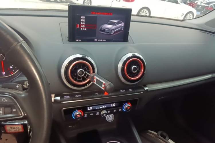 Used Audi A3 2019 Limousine 35 TFSI Sport Edition China V Emission Standard Audio And AC Panel