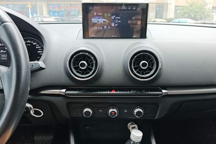 Used Audi A3 2019 Limousine 35 TFSI Ambition China VI Audio And AC Panel