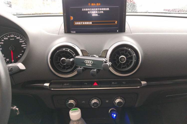 Used Audi A3 2019 Limousine 35 TFSI Fashion Edition China VI Emission Standard Audio And AC Panel