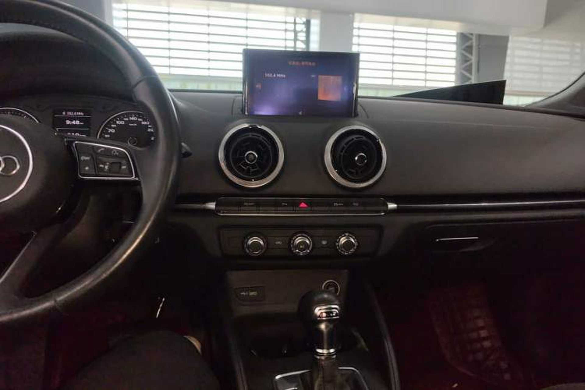 Used Audi A3 2019 Sportback 35 TFSI Fashion Edition China VI Emission Standard Audio And AC Panel