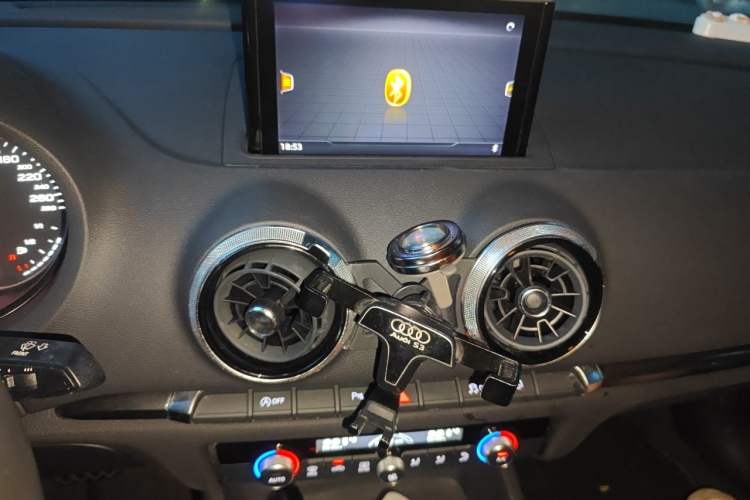 Used Audi A3 2019 Limousine 35 TFSI Fashion Edition China V standard Audio And AC Panel