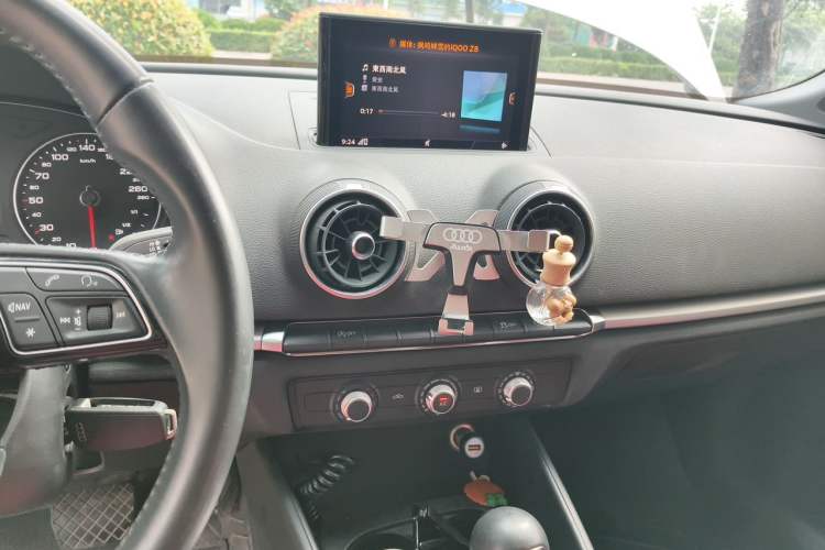 Used Audi A3 2019 Limousine 35 TFSI Ambition China VI Audio And AC Panel