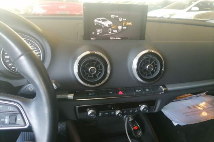 Used Audi A3 2019 Limousine 35 TFSI Style Edition China VI Emission Standard Audio And AC Panel