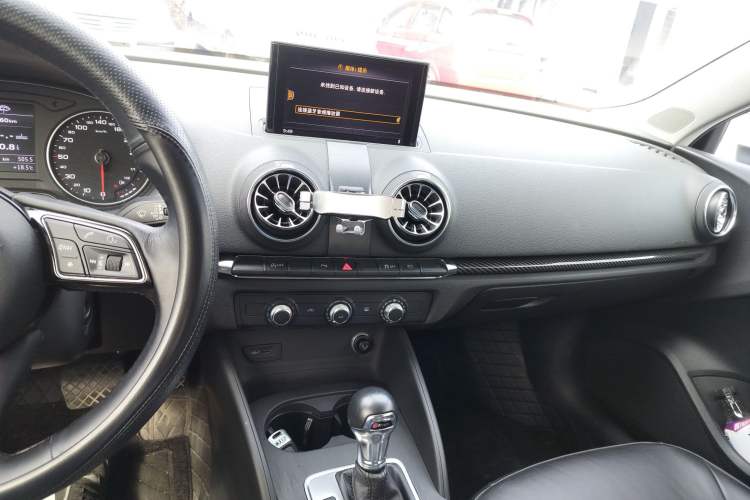 Used Audi A3 2019 Limousine 35 TFSI Ambition China VI Audio And AC Panel