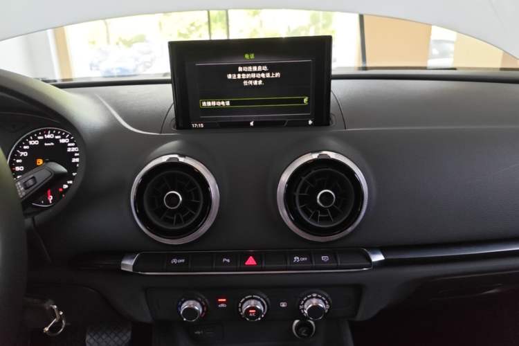 Used Audi A3 2019 Sportback 35 TFSI Fashion Edition China VI Emission Standard Audio And AC Panel