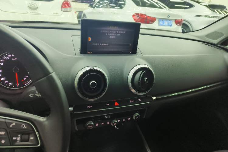 Used Audi A3 2019 Limousine 35 TFSI Fashion Edition China V standard Audio And AC Panel