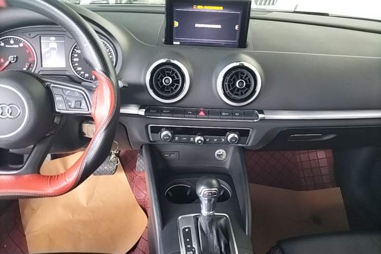 Used Audi A3 2019 Limousine 35 TFSI Sport Edition China V Emission Standard Audio And AC Panel